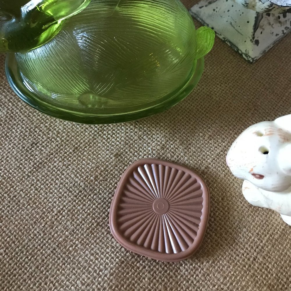 Vintage Tupperware Magnet (Lid)